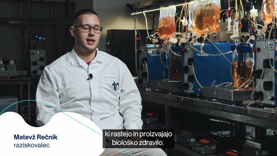 Intervju z raziskovalcem v laboratoriju
